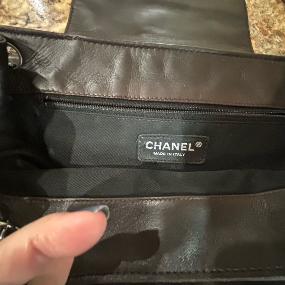 Chanel Rock ‘n Chic flap purse Authentic chocolate brown lambskin leather EUC - Picture 5 of 15